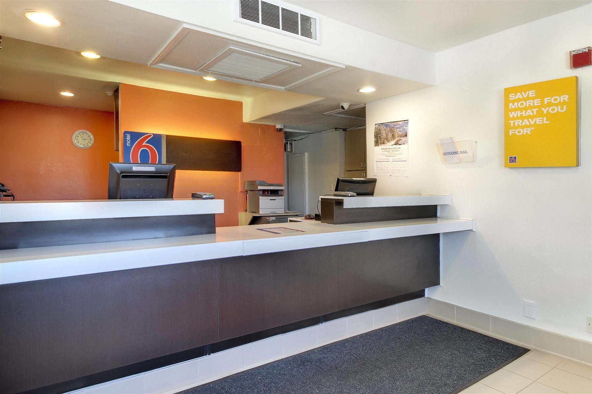 Motel 6-Capitol Heights, Md - Washington Largo Exterior photo
