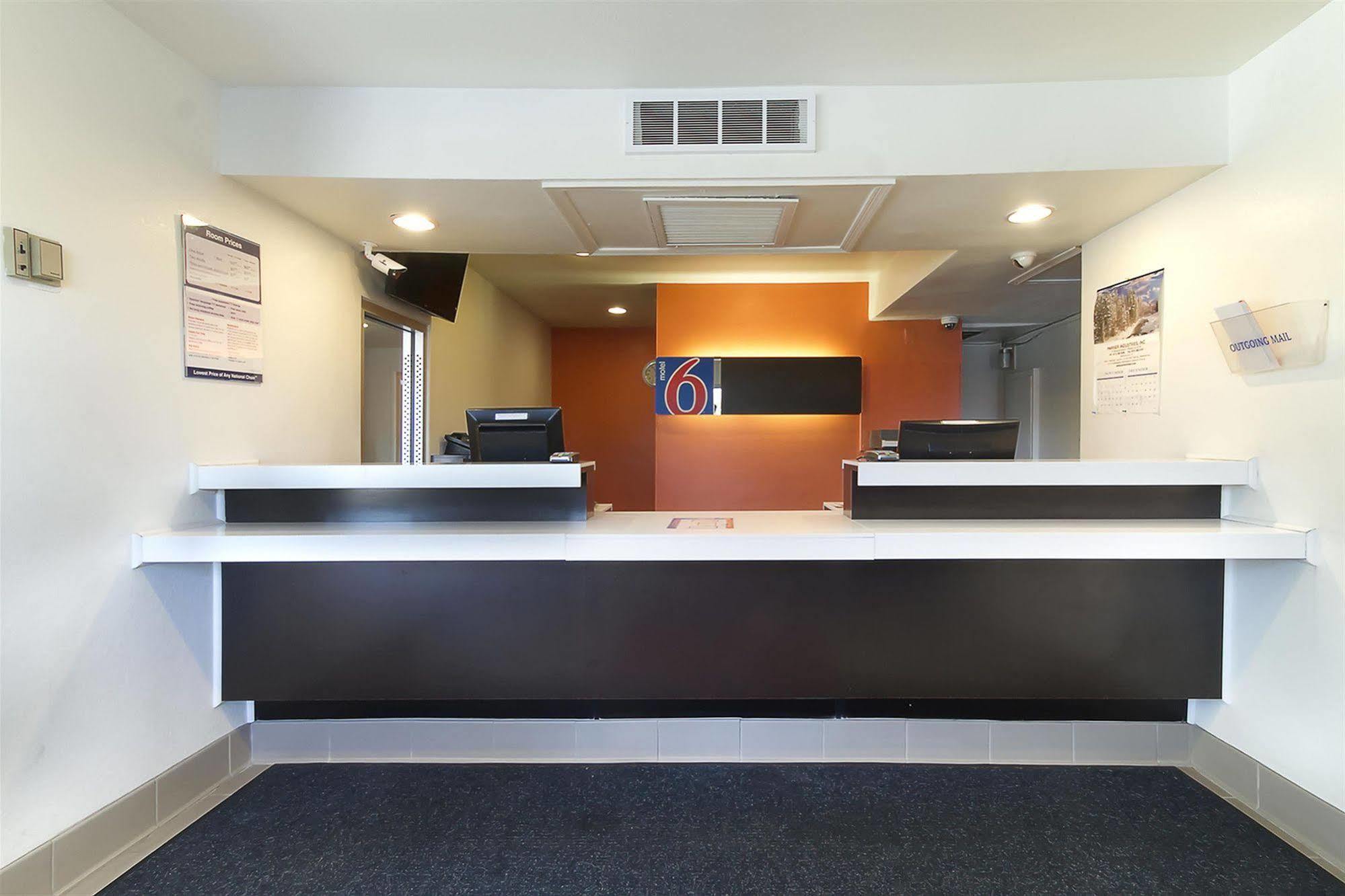 Motel 6-Capitol Heights, Md - Washington Largo Exterior photo
