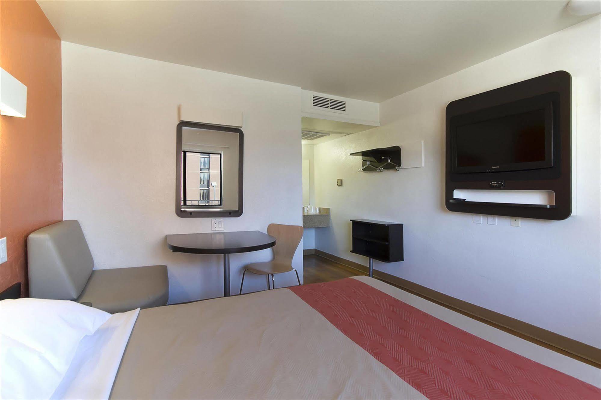 Motel 6-Capitol Heights, Md - Washington Largo Exterior photo